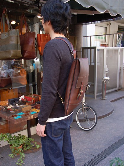 クッション型リュック サイド