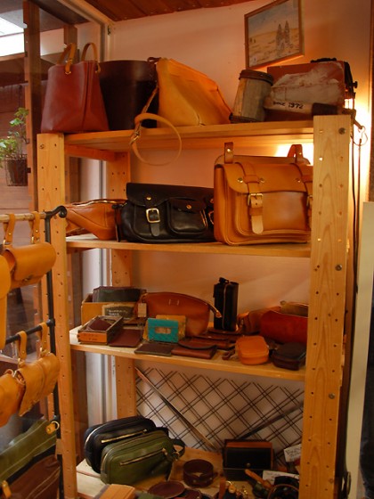 ファクトリショップ店内1