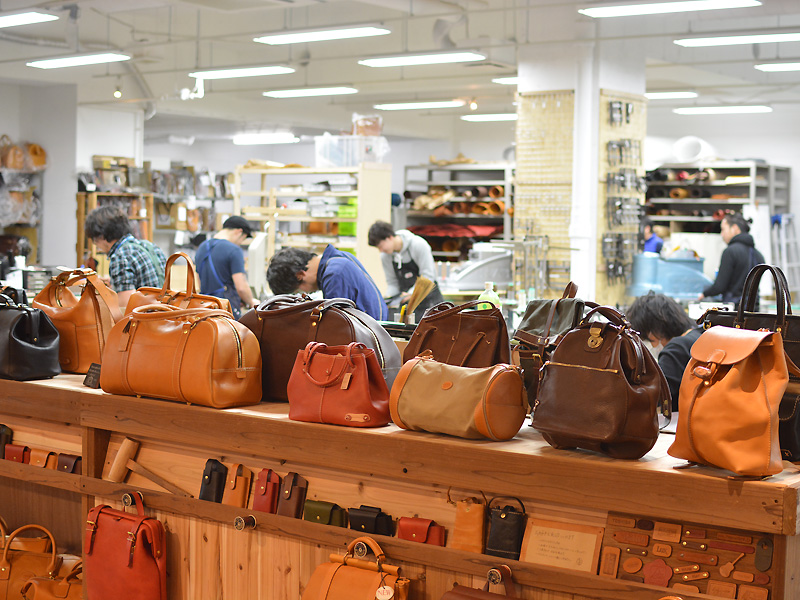 お店からの工房