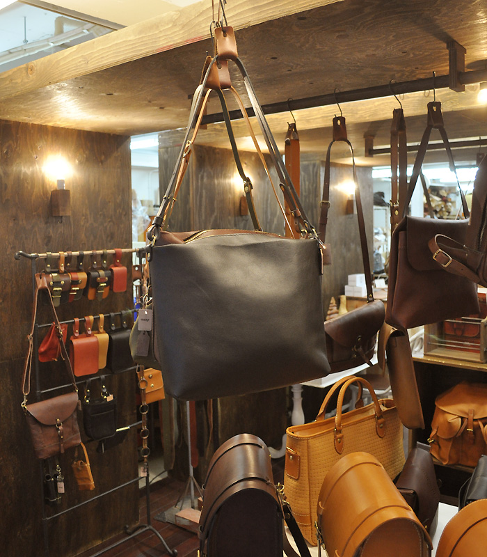 FACTORY SHOP店内1