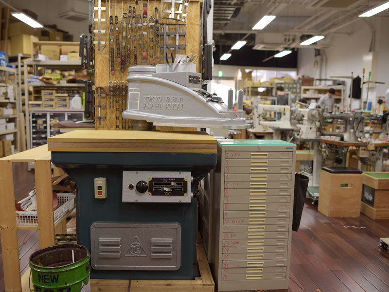 本店プレス機