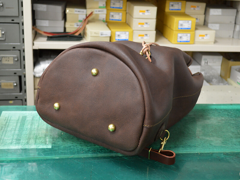 かまぼこ型底面