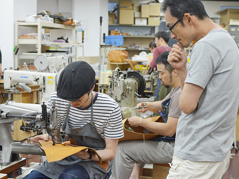 縫製中