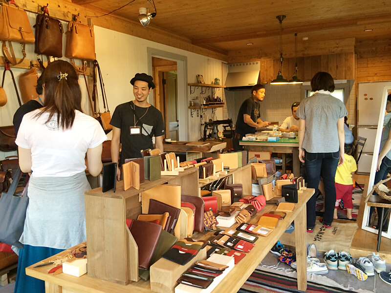 HERZ IN BESS 店内