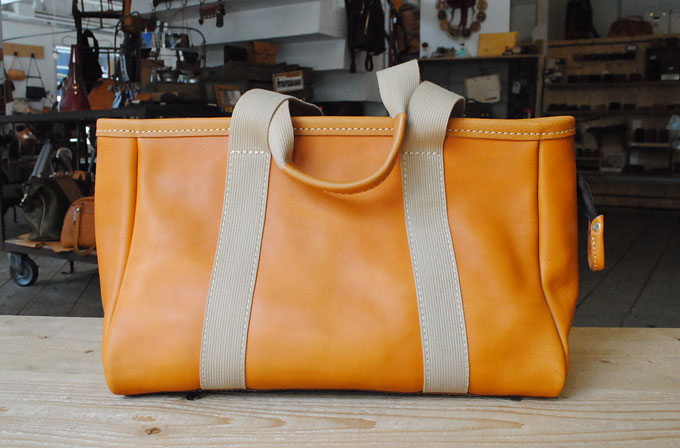 第四弾は大阪店作り手:根本の「entspannen tote」(エンシュパンネントート)