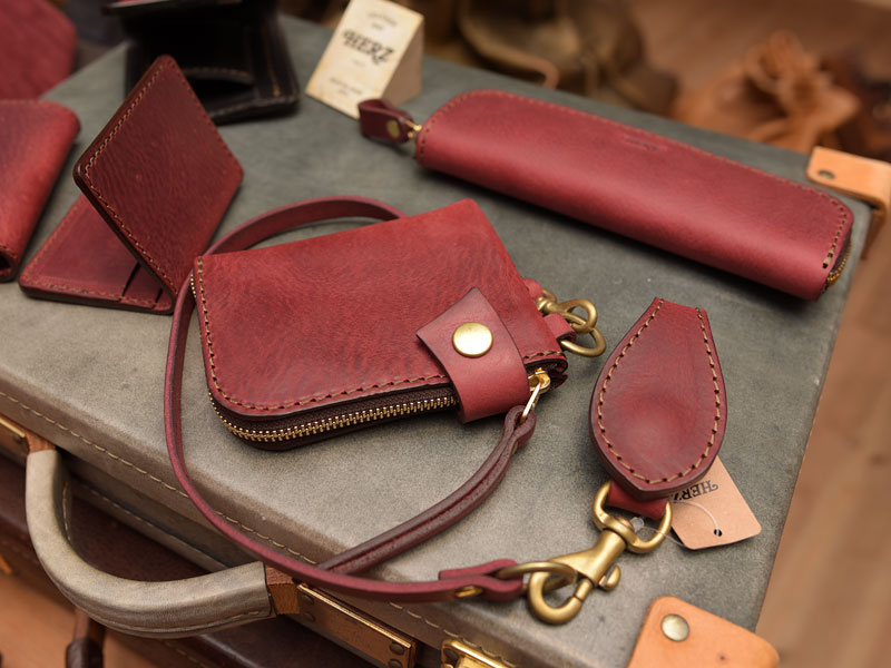 本店のワインレッドモデル第二弾のご紹介!