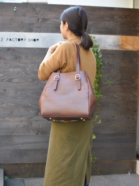 womanビジネストートⅡ 着用