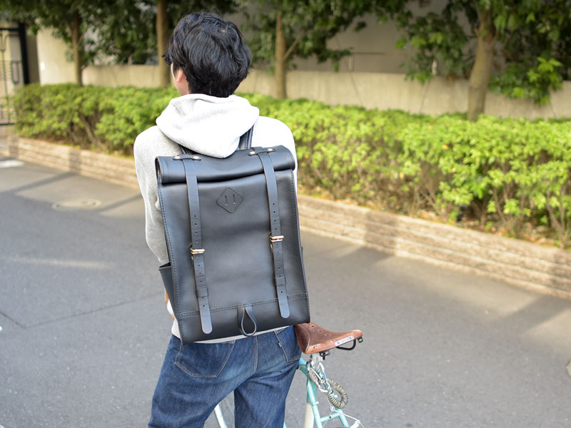 新生活のお供に!サンプルロールトップバックパックのご紹介