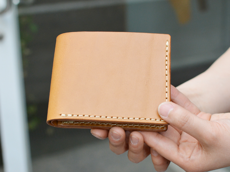 春財布 シンプル二つ折り財布