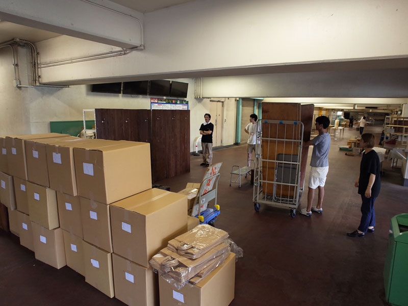 真夏の東京蚤の市 準備風景2