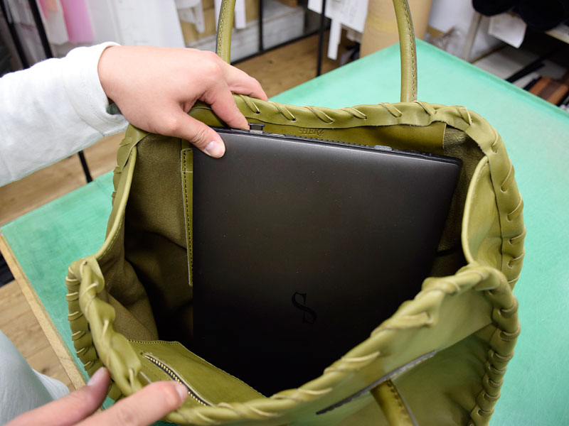 リュブラガート 15インチノートパソコン