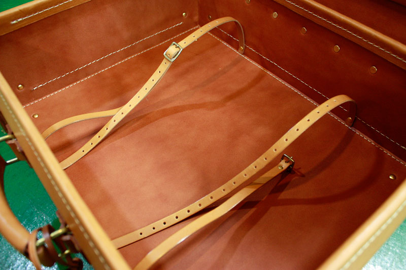 トランク(TR-1) 荷物固定用のベルト