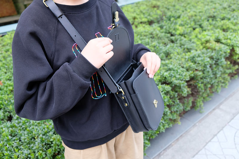 ラップフラップミニショルダー(CP-6) レディース着用2