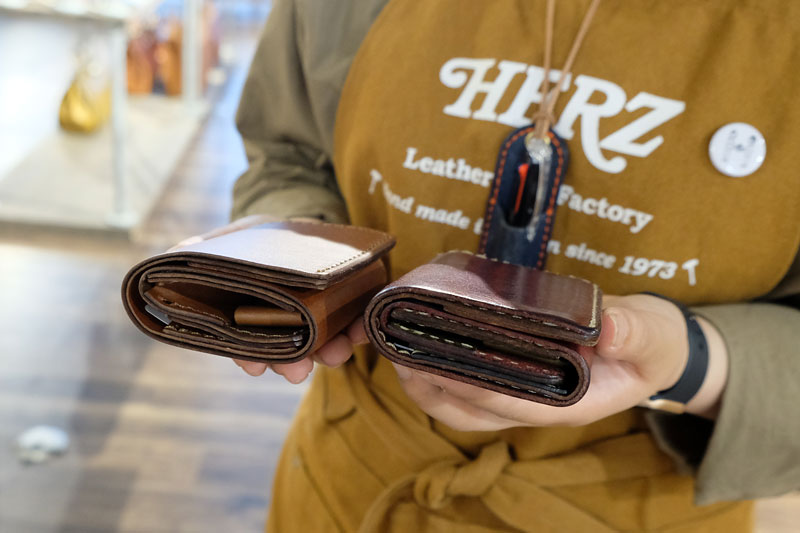 一寸ウォレット(WS-2) 厚みの比較