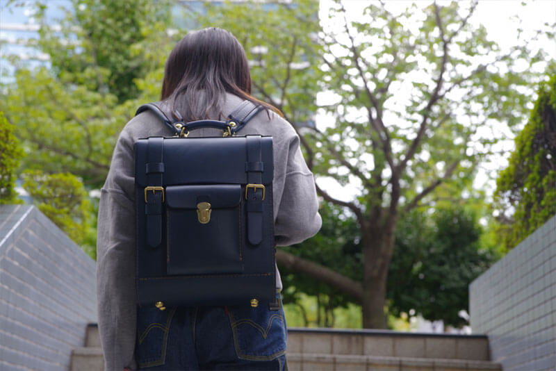 ガロンリュック(R-100)ネイビー-名古屋スタッフ着用1