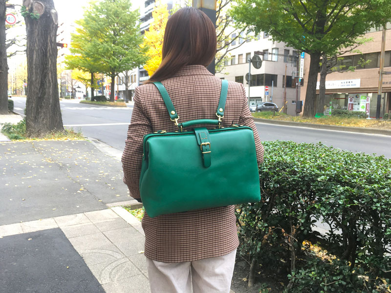 ソフトダレスバッグ(BJ-68) ボトルグリーンリュック着用