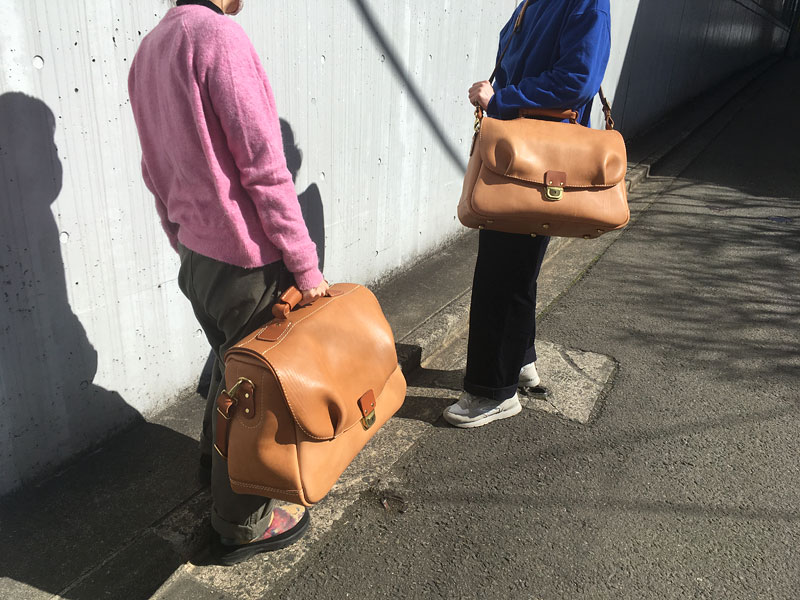 グランボッカボストン(CT-2302) 手持ち着用