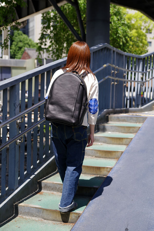 多機能デイパック(R-21) レディース着用2