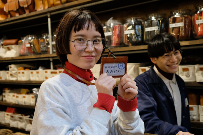 大阪店スタッフもキャメルを愛用中!