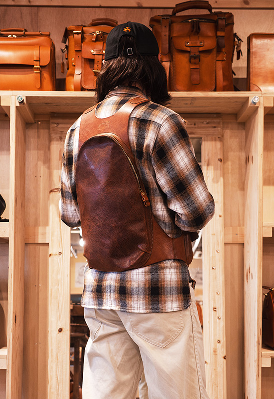 着る鞄・トラーゲンメンズ(身長:182cm)着用15