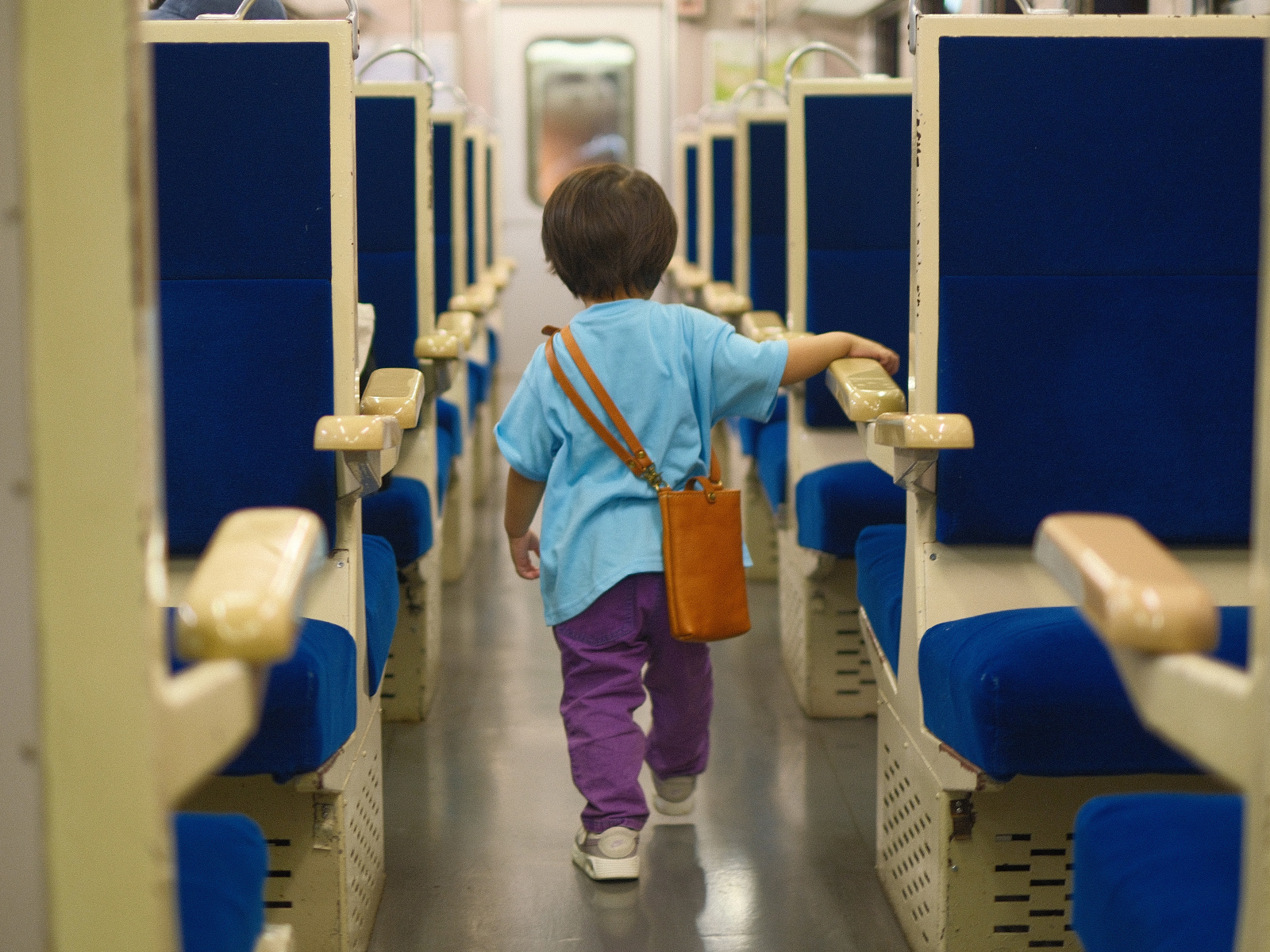 土屋の2nd息子 2wayスマホショルダー(CP-12)と電車内